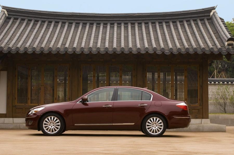  Hyundai Genesis 4.6L V8 2009 года  (фото 6 из 21)